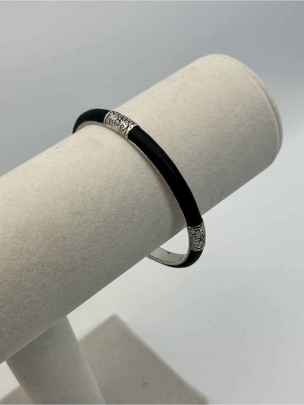 Brighton Vintage Bangle Bracelet Black & Silver Plated 7.5"